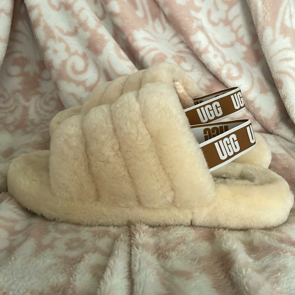 UGG Fluff Yeah slides. Tan, brown and white size 5. - Picture 2 of 5